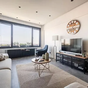 Apartment Svm With A Sea View In Nisantasi